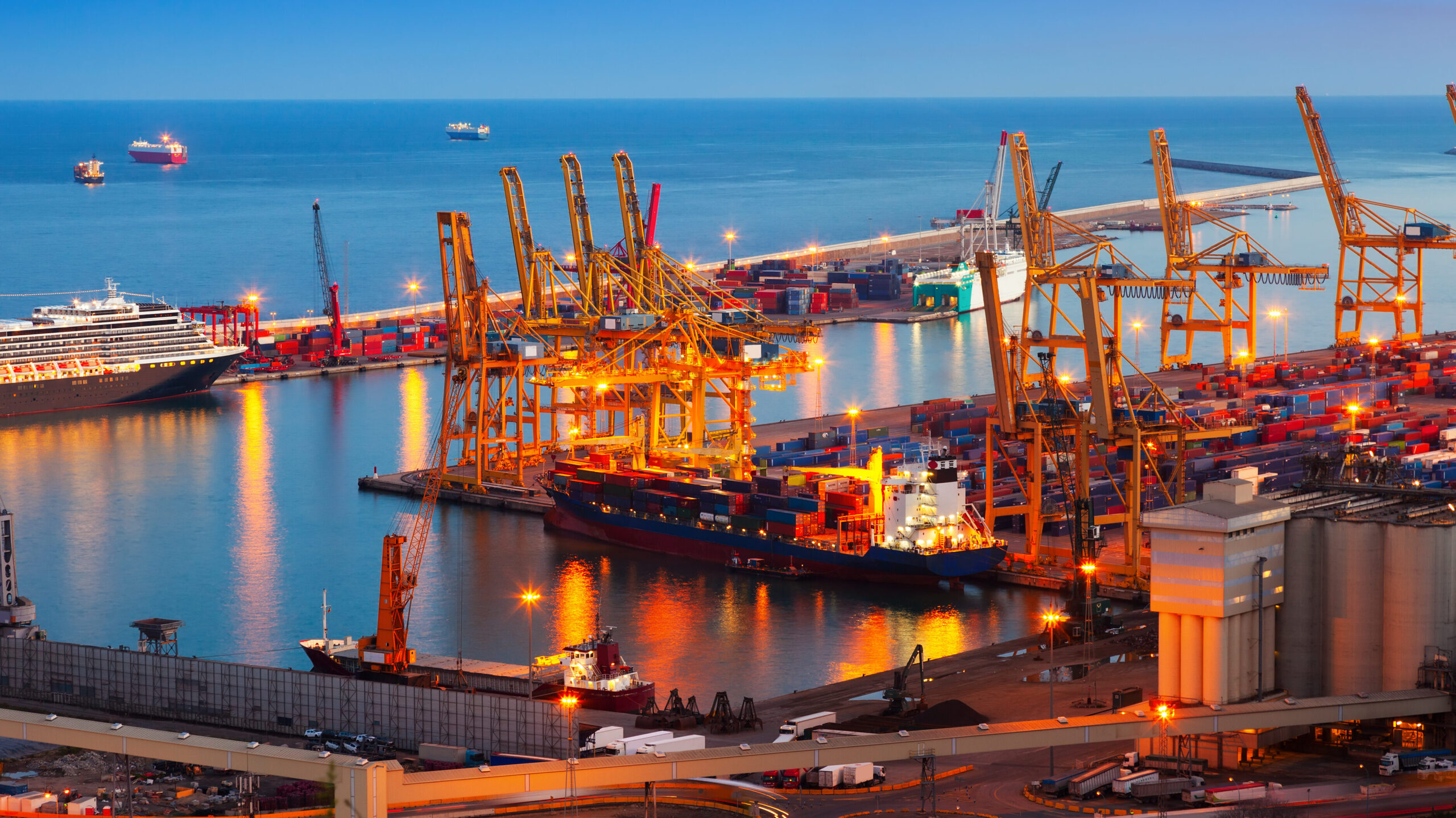 port de barcelona in night